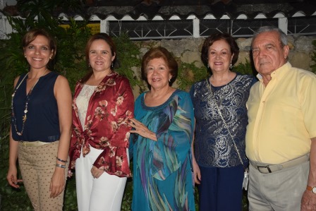 Olga Lucía Ibagón, Patricia Trujillo, Marisela Polanía, Soledad de Trujillo y Felix Trujillo.
